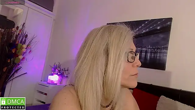 Snapshot of reeya71 chatting on 2, 6, 2026 reeya71 online show from 2, 6, 2026