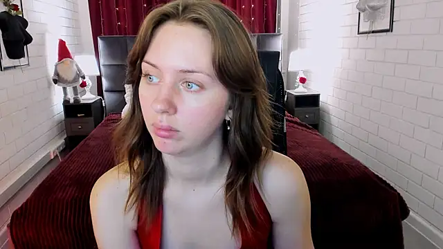 Snapshot of MeganClapp chatting on 9, 4, 2026 MeganClapp online show from 9, 4, 2026