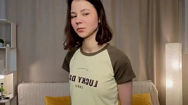 Snapshot of SheliaBinkley chatting on 13, 4, 2026 SheliaBinkley online show from 13, 4, 2026