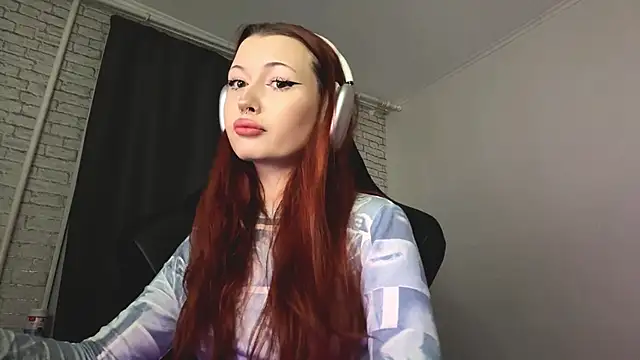 Snapshot of LaurenGoodhart chatting on 10, 4, 2026 LaurenGoodhart online show from 10, 4, 2026