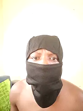 Snapshot of MaskedWithCum chatting on 5, 4, 2026 MaskedWithCum online show from 5, 4, 2026