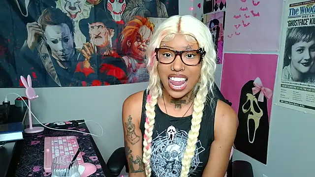 Snapshot of spookiebaddie chatting on 7, 5, 2026 spookiebaddie online show from 7, 5, 2026