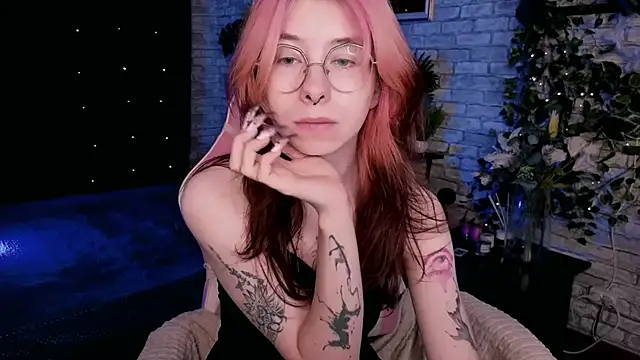 Snapshot of Alice_Nyx chatting on 26, 6, 2026 Alice Nyx online show from 26, 6, 2026