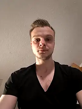 Snapshot of CuteDenno chatting on 6, 4, 2026 CuteDenno online show from 6, 4, 2026