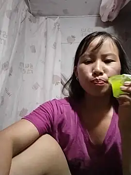 Snapshot of Yo-must chatting on 8, 6, 2026 Yo-must online show from 8, 6, 2026