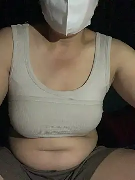 Snapshot of candy-beo chatting on 5, 7, 2026 candy-beo online show from 5, 7, 2026