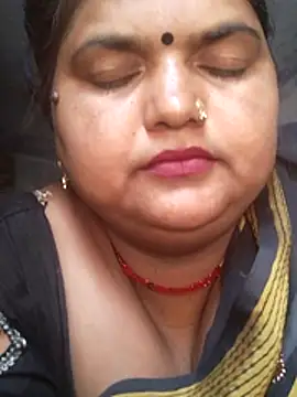Snapshot of Desi_hot_bhabhi01 chatting on 19, 5, 2026 Desi hot bhabhi01 online show from 19, 5, 2026