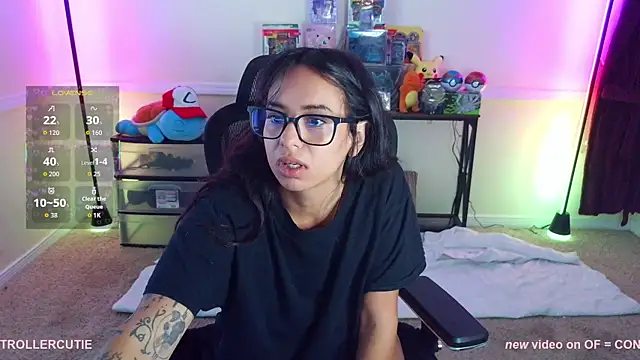Snapshot of Controllercutie chatting on 17, 4, 2026 Controllercutie online show from 17, 4, 2026