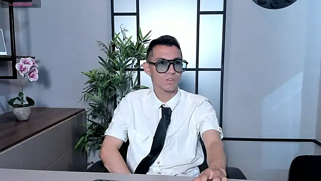 Snapshot of Dylan_ross_ chatting on 9, 4, 2026 Dylan ross online show from 9, 4, 2026