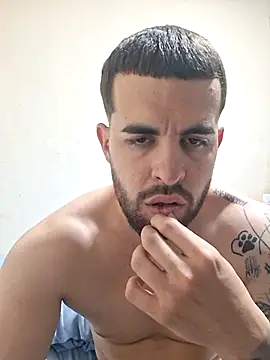 Snapshot of leoxxxgato chatting on 19, 4, 2026 leoxxxgato online show from 19, 4, 2026