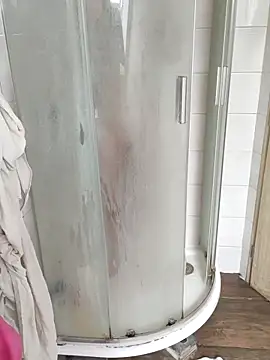 Snapshot of LadyFontaine chatting on 5, 4, 2026 LadyFontaine online show from 5, 4, 2026