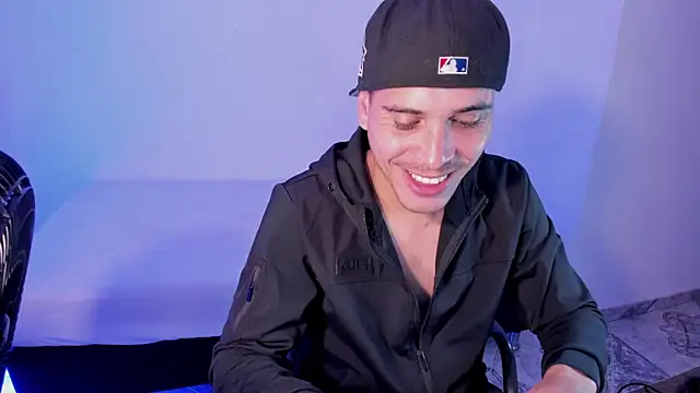 Snapshot of Axel__fierro chatting on 26, 4, 2026 Axel fierro online show from 26, 4, 2026