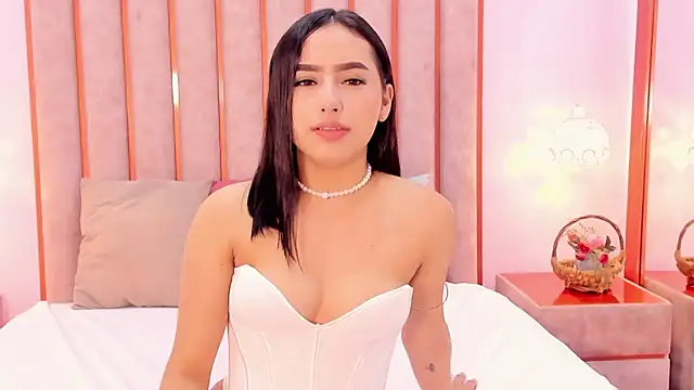 Snapshot of Zoe_Monrow chatting on 3, 7, 2026 Zoe Monrow online show from 3, 7, 2026