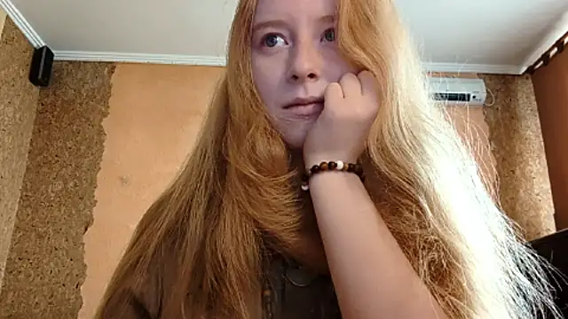 KateVibe 01 online show from 18, 4, 2026