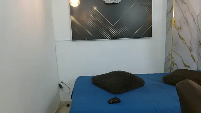GoldenDesireX  online show from 17, 4, 2026