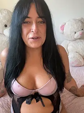 Snapshot of Katty_V chatting on 17, 5, 2026 Katty V online show from 17, 5, 2026