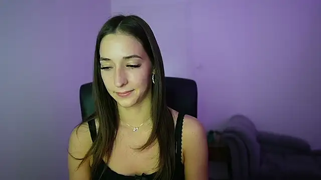 Crystalbrunette18 online show from 18, 5, 2026