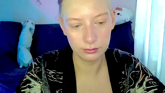 Snapshot of earn_my_lily chatting on 18, 4, 2026 earn my lily online show from 18, 4, 2026