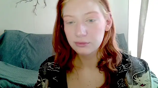 Snapshot of earn_my_lily chatting on 28, 4, 2026 earn my lily online show from 28, 4, 2026