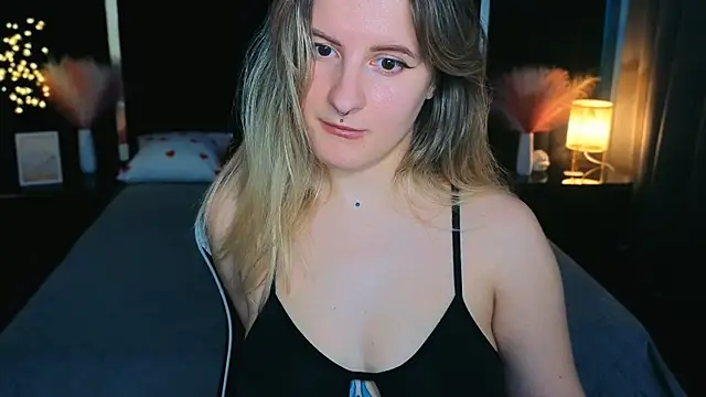 Snapshot of Daryana_Gray chatting on 13, 5, 2026 Daryana Gray online show from 13, 5, 2026