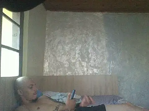 Snapshot of robertmrn112 chatting on 2, 6, 2026 robertmrn112 online show from 2, 6, 2026