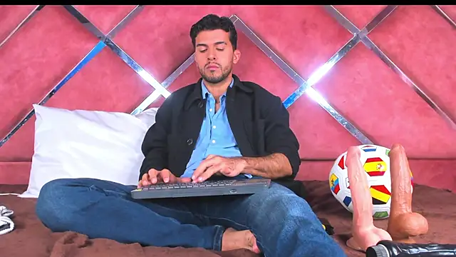 Snapshot of RodrigoColby2 chatting on 22, 6, 2026 RodrigoColby2 online show from 22, 6, 2026