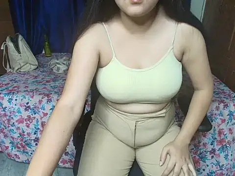 Snapshot of miss_-queen chatting on 7, 5, 2026 miss -queen online show from 7, 5, 2026
