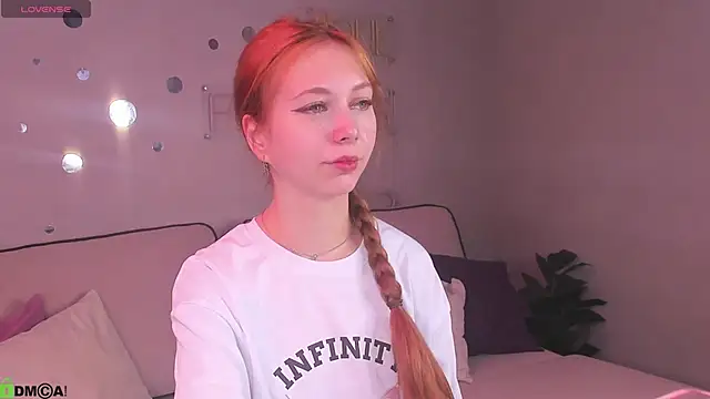 Snapshot of Sienna_Nyx chatting on 7, 6, 2026 Sienna Nyx online show from 7, 6, 2026
