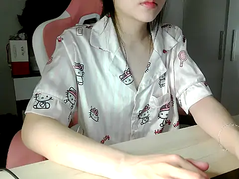 Snapshot of lucienguyen chatting on 27, 5, 2026 lucienguyen online show from 27, 5, 2026