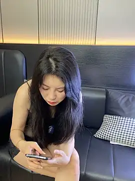Snapshot of HY-QIAN chatting on 12, 6, 2026 HY-QIAN online show from 12, 6, 2026