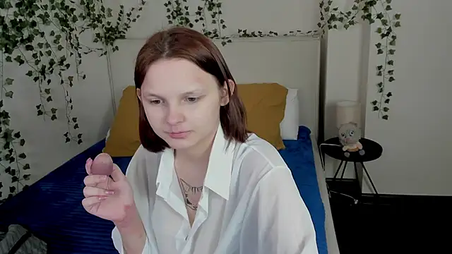 Charlotte Stee online show from 24, 4, 2026