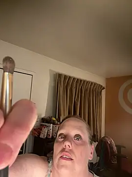 Snapshot of SlayNPlay chatting on 23, 4, 2026 SlayNPlay online show from 23, 4, 2026