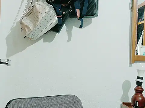 Snapshot of MojaditPussy chatting on 6, 7, 2026 MojaditPussy online show from 6, 7, 2026
