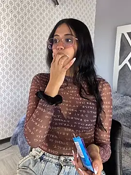 Snapshot of BabyLuli_Pink chatting on 22, 4, 2026 BabyLuli Pink online show from 22, 4, 2026