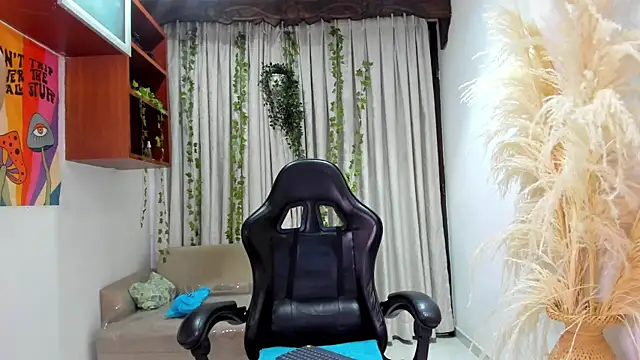 Snapshot of AngelDrake_ chatting on 10, 4, 2026 AngelDrake online show from 10, 4, 2026