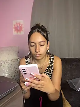 Snapshot of DulceLatinaxo chatting on 13, 5, 2026 DulceLatinaxo online show from 13, 5, 2026