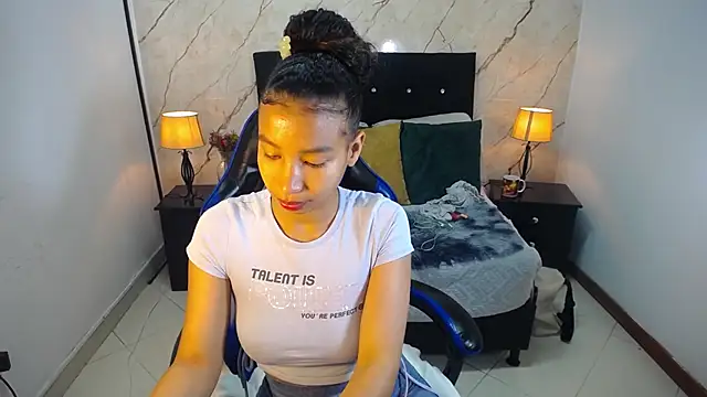 hasley cute online show from 14, 5, 2026