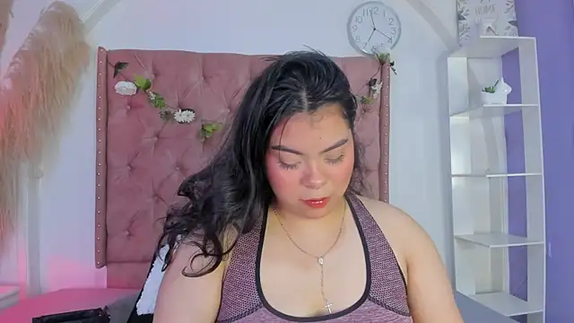 Snapshot of ROSELEI_ chatting on 13, 5, 2026 ROSELEI online show from 13, 5, 2026