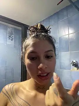 Snapshot of Dreanaa chatting on 15, 6, 2026 Dreanaa online show from 15, 6, 2026
