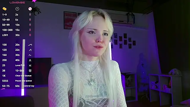 Snapshot of evianlui chatting on 27, 5, 2026 evianlui online show from 27, 5, 2026