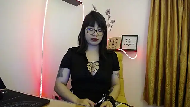 Snapshot of Isis_dark chatting on 20, 4, 2026 Isis dark online show from 20, 4, 2026