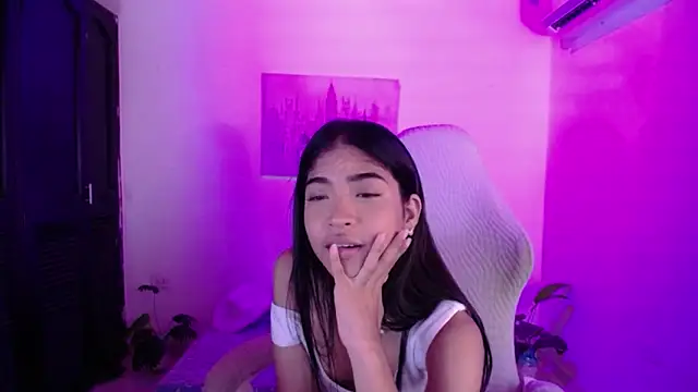 Snapshot of Jully_dreams chatting on 8, 5, 2026 Jully dreams online show from 8, 5, 2026