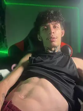 Snapshot of rafaelluciii chatting on 24, 4, 2026 rafaelluciii online show from 24, 4, 2026