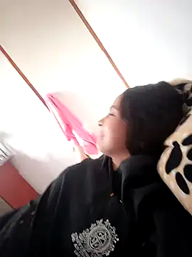 Sexy cloee outdoors online show from 8, 4, 2026