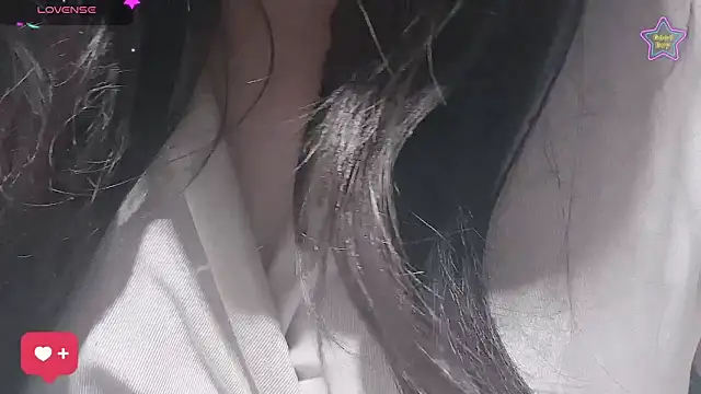 Snapshot of EX-886 chatting on 10, 4, 2026 EX-886 online show from 10, 4, 2026