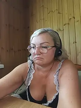 White-Chocolatte online show from 1, 7, 2026