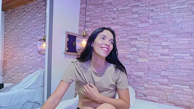 martina thompson  online show from 7, 4, 2026