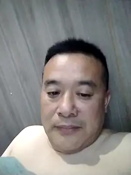 Snapshot of LL-2026xxx chatting on 23, 4, 2026 LL-2026xxx online show from 23, 4, 2026