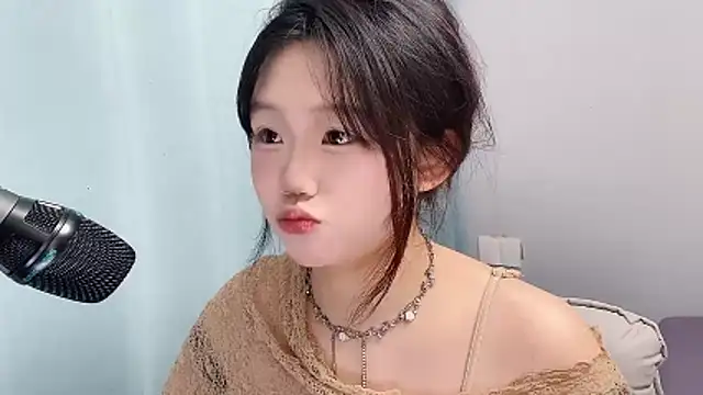 Lilababy00 online show from 16, 4, 2026