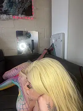 Snapshot of KarmaValentina chatting on 24, 5, 2026 KarmaValentina online show from 24, 5, 2026